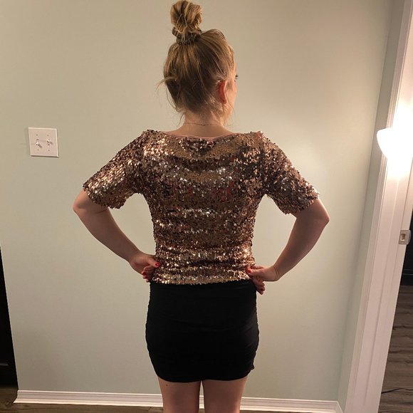 Tildon Rose Gold Sequin Wide Neck Crop Small - Picture 2 of 9